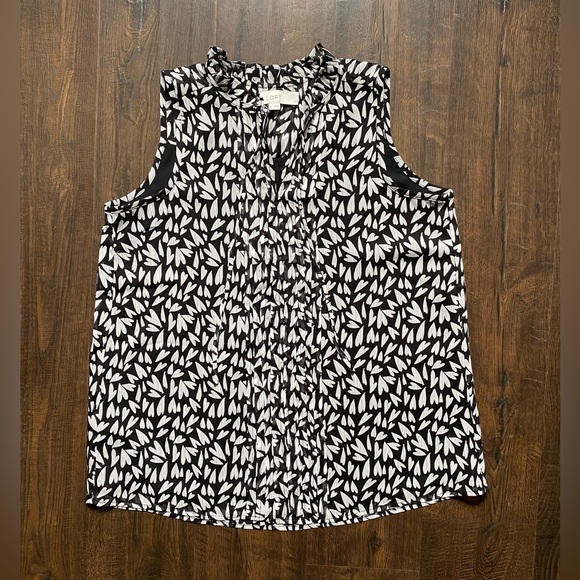 LOFT Tops - LOFT Hearts Top XS